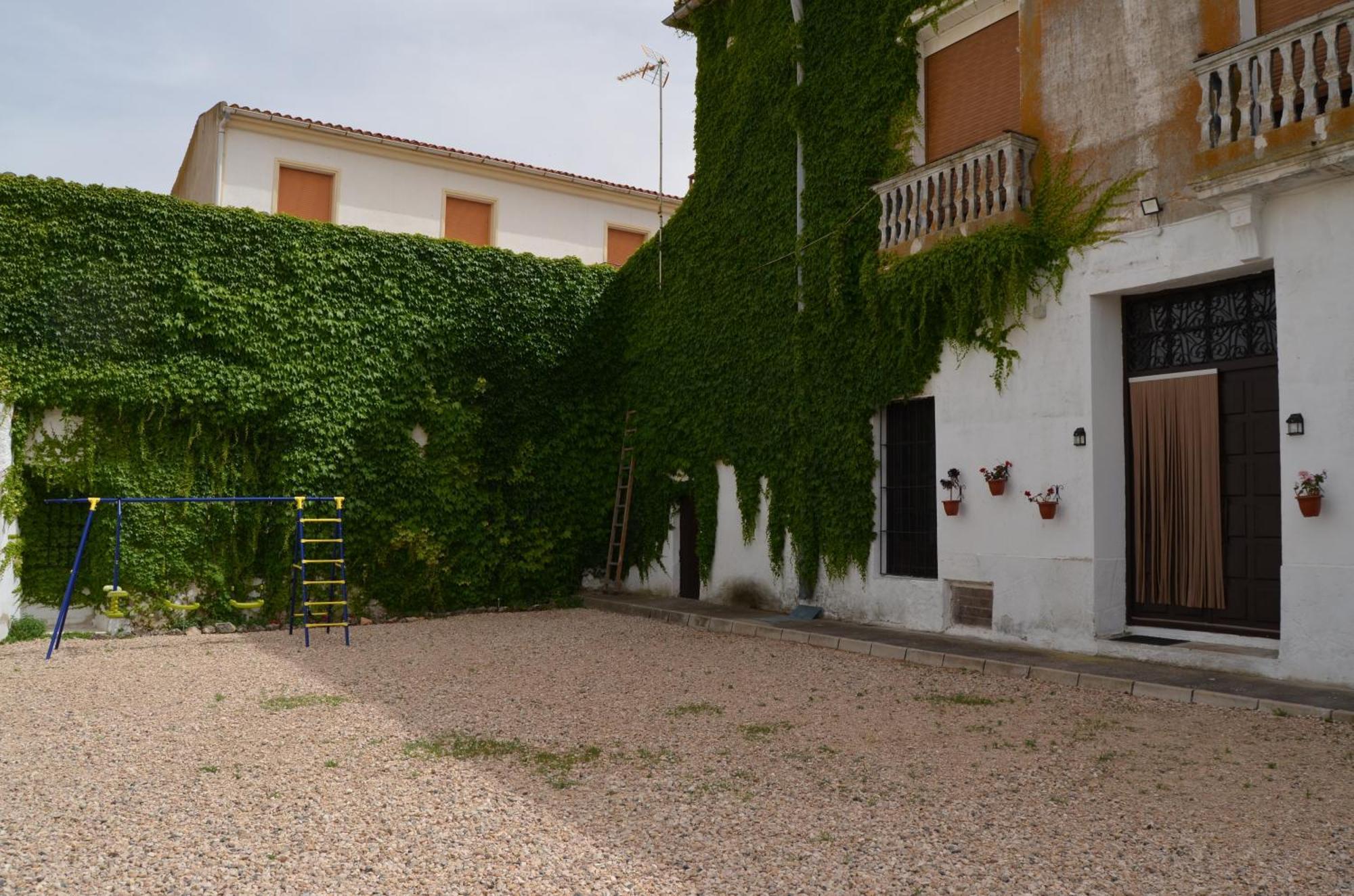 Villa La Antigua, Casa Centrica, Amplio Patio, Piscina Y Barbacoa Campillo de Altobuey Exterior foto
